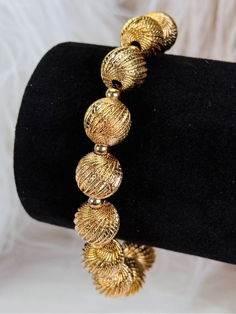 Vintage goldtone etched bead ball chain bracelet